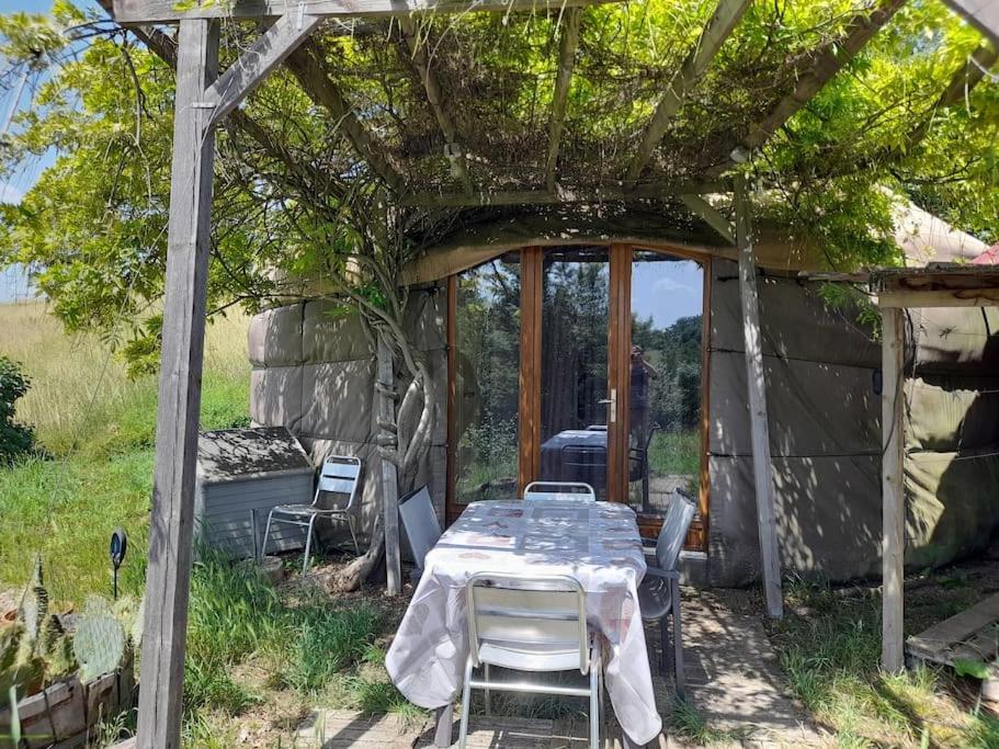 Charmante Yourte Contemporaine Carmaux Buitenkant foto
